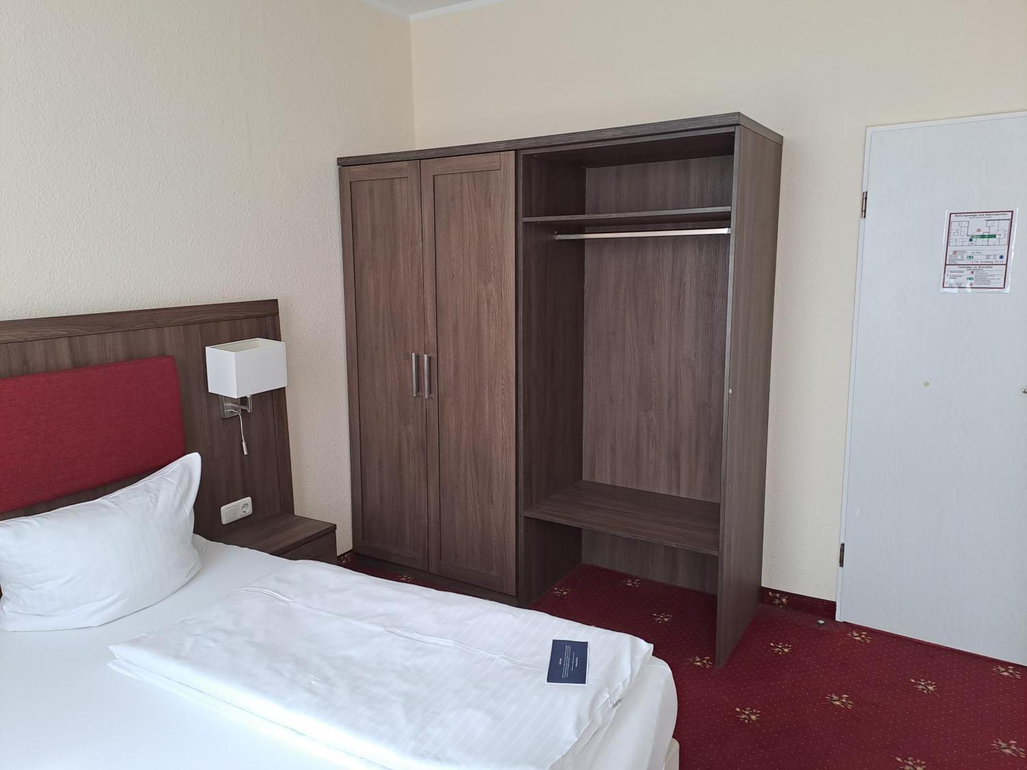 Sleepbeeone Wilhelmshaven 3*